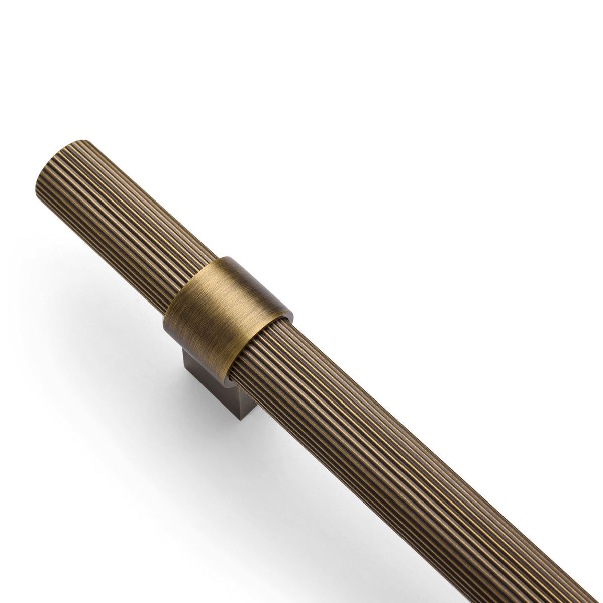 Aged Brass Fluted Pull - Cassandra