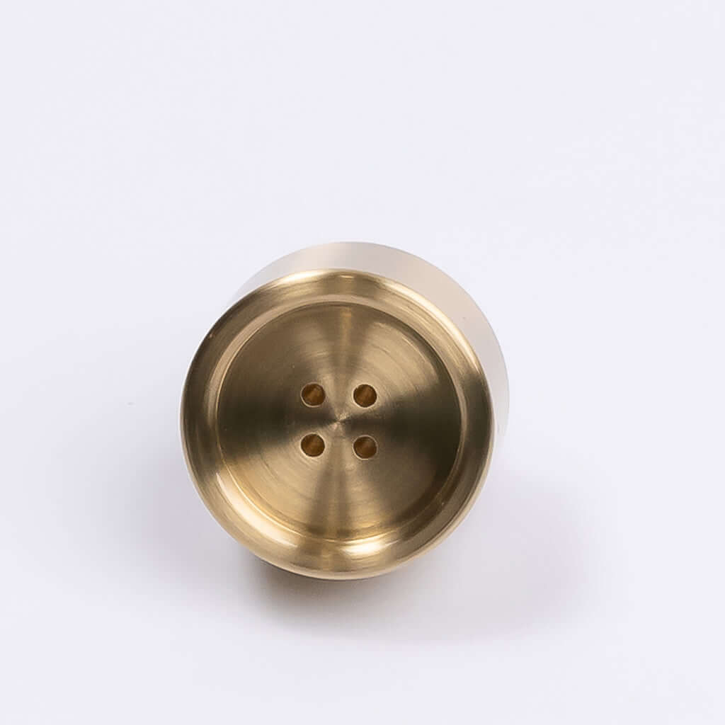 classic brass buttons – Quince & Co.